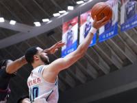 乐鱼真人体育娱乐-威瑟斯庞27+10青岛胜广州四川加时不敌福建